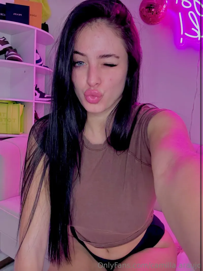 camilla araujo face topless