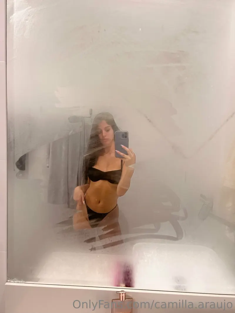 camilla araujo posing ass lingerie