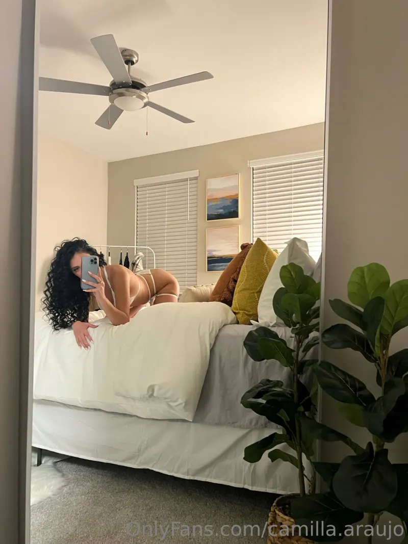 camilla araujo posing ass lingerie