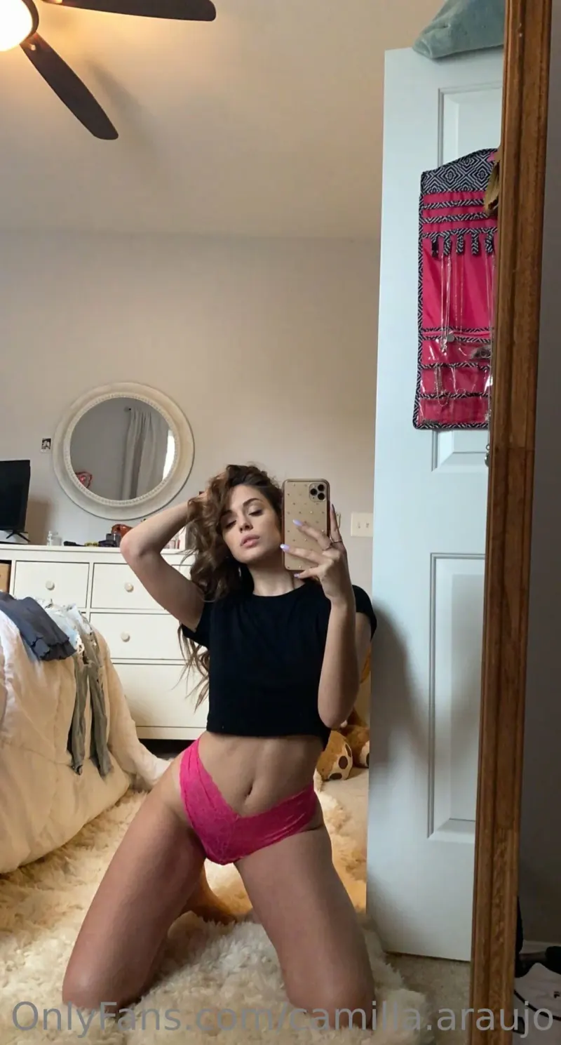 camilla araujo posing ass lingerie