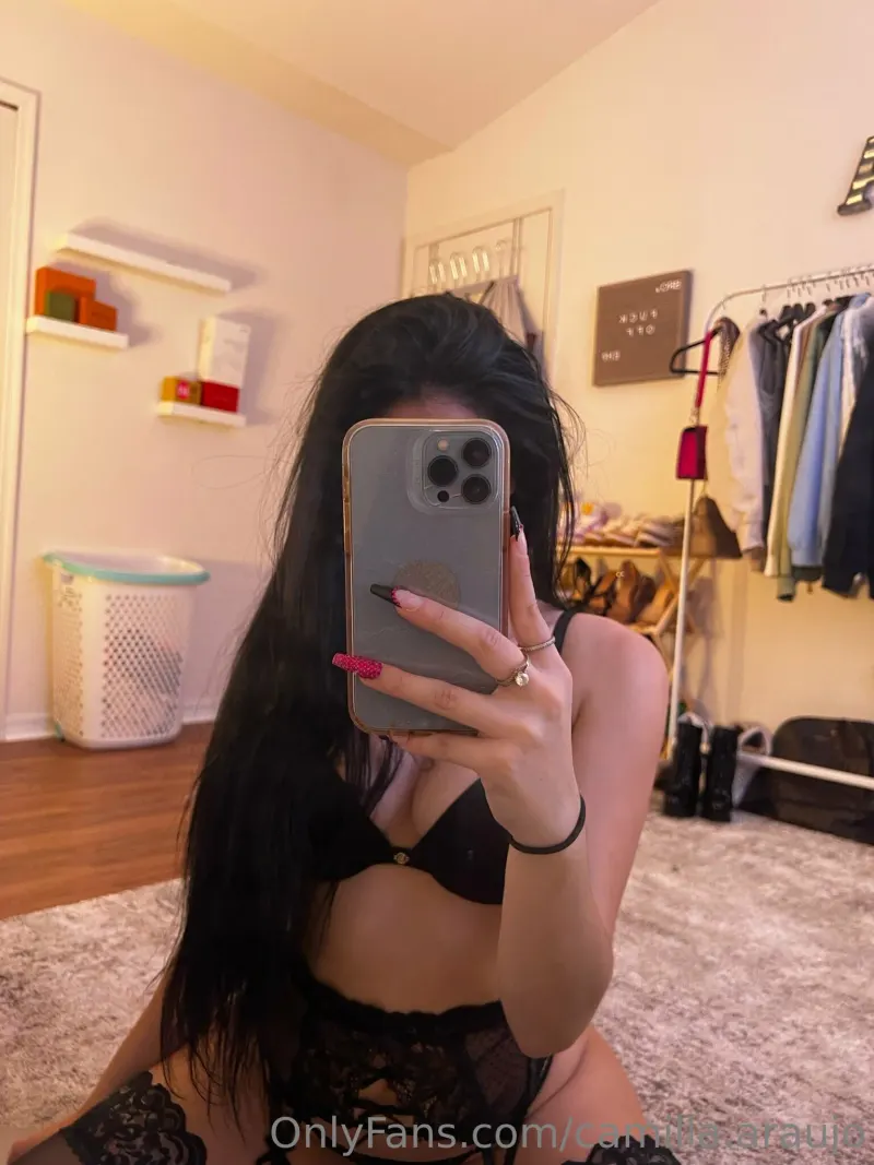 camilla araujo posing boobs lingerie