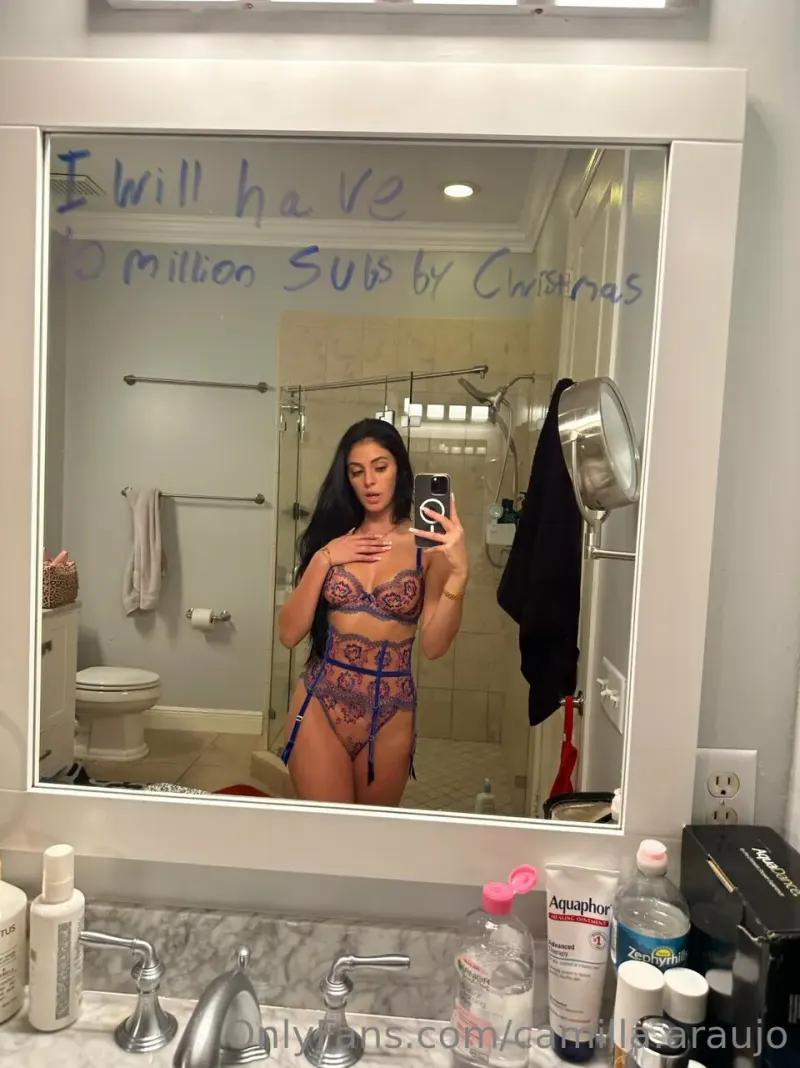 camilla araujo posing boobs lingerie