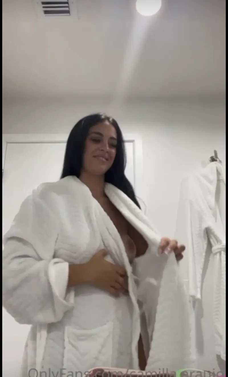 camilla araujo posing boobs lingerie