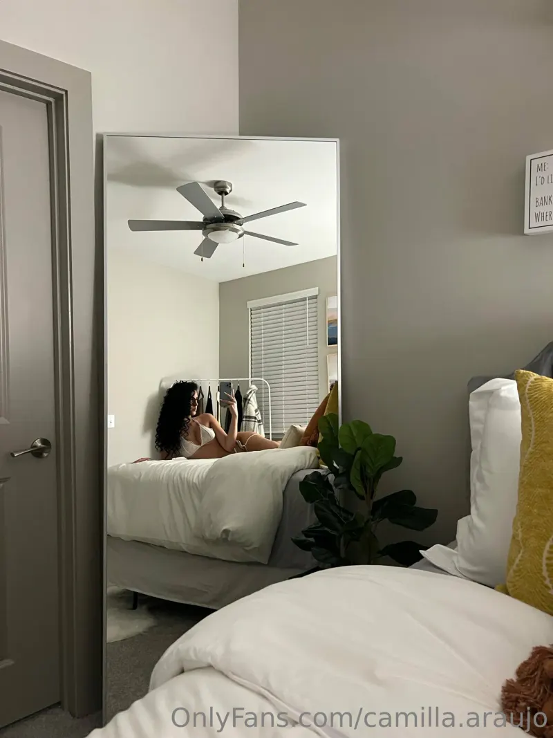 camilla araujo posing boobs lingerie