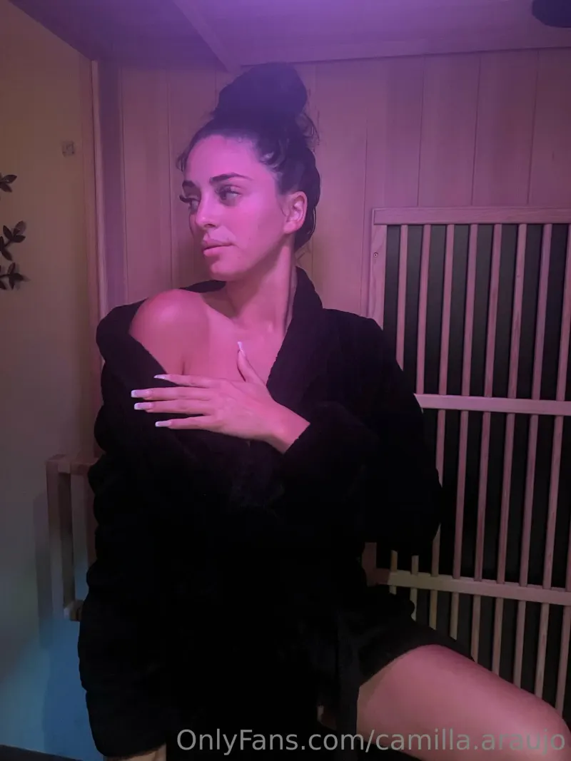 camilla araujo posing boobs lingerie