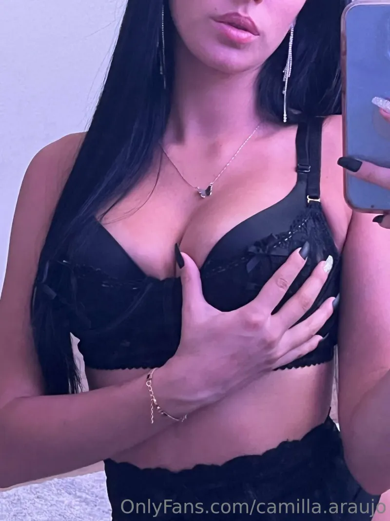 camilla araujo posing boobs lingerie