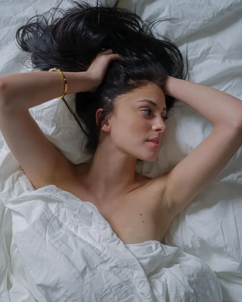 camilla araujo posing boobs nude