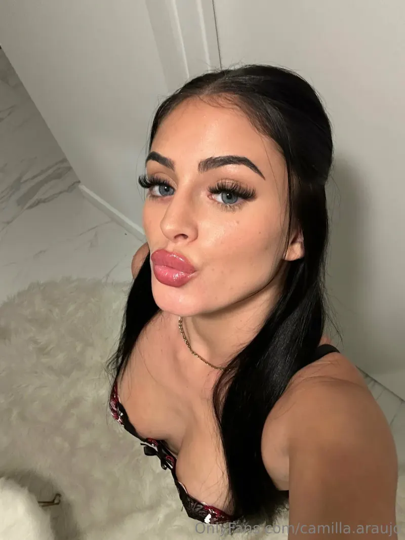 camilla araujo posing face lingerie