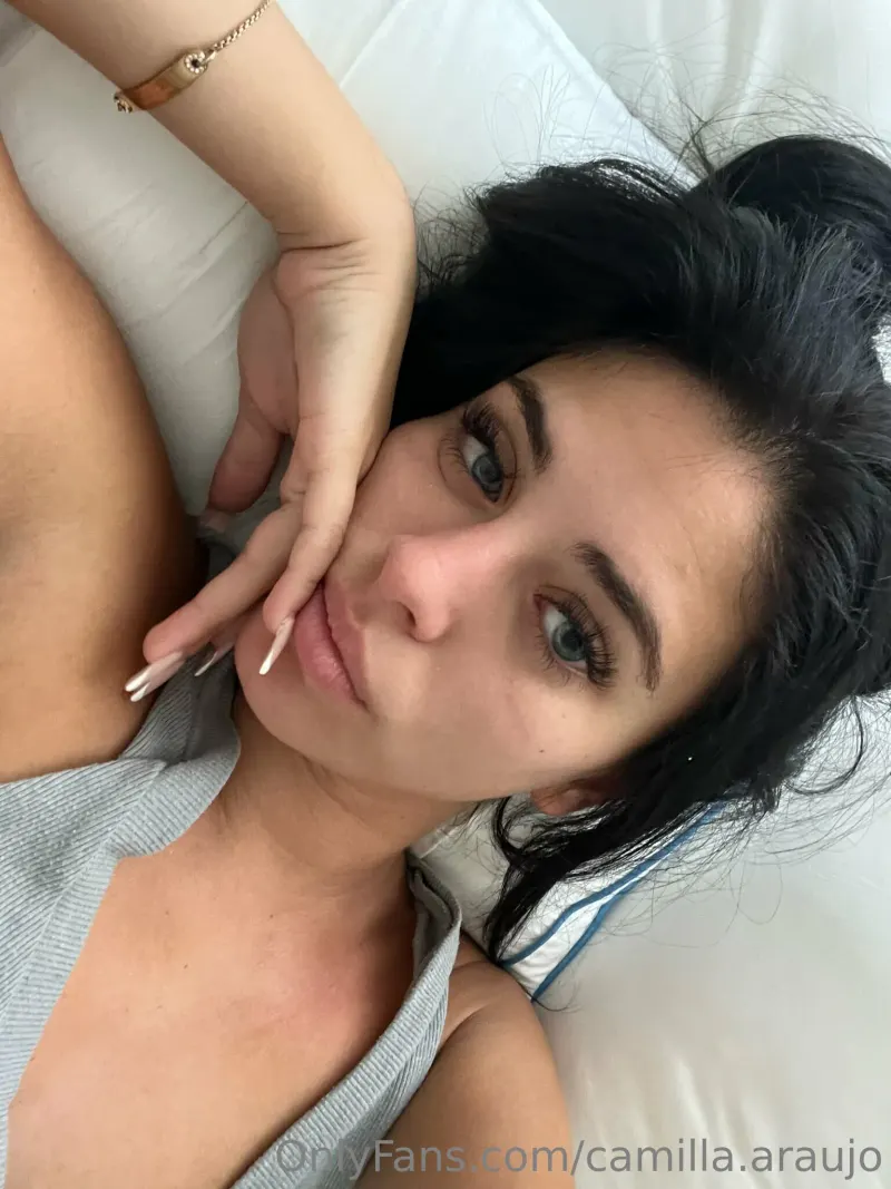 camilla araujo posing face lingerie